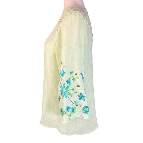 Figueroa & Flower Embroidered Blouse V-Neck, Bell Sleeve Green/Blue size Medium - Picture 3 of 14